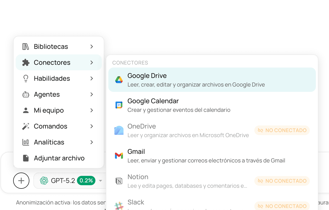 Menú de recursos del chat de NiuCore con bibliotecas, conectores, habilidades y analíticas, y la lista de conectores disponibles.